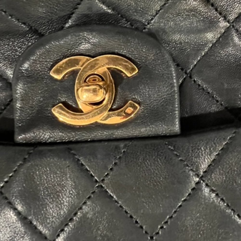 CHANEL Vintage Classic Small Double Flap Bag - Picture 11 of 15